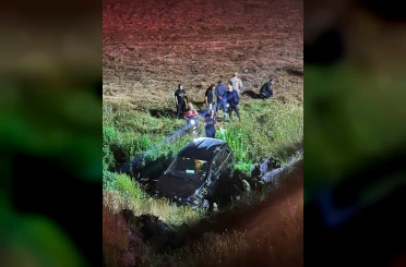 Elazığ’da kontrolden çıkan cip köprüden dereye uçtu: 3 yaralı 