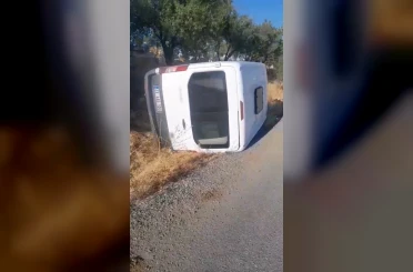 Elazığ’da öğrenci servisi devrildi, kazada yaralanan olmadı 