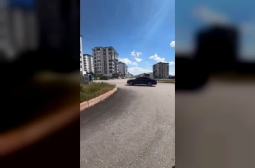 Elazığ’da sürücü plakasını kapatarak drift yaptı 