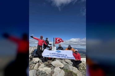 Elazığ’ın en yüksek zirvesinde anlamlı 19 Mayıs tırmanışı 