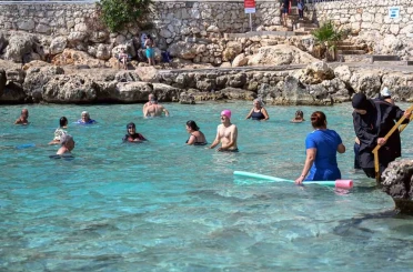 Emekli Evi üyeleri Yapraklı Koy’da denizin keyfini çıkardı 