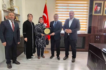 Emekli öğretmenden örnek bağış 