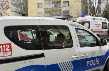 Emekli polis evinde ölü bulundu 