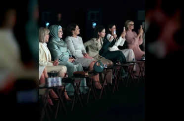 Emine Erdoğan’ın devlet liderleri eşleri yemeğinde Ajda Pekkan konseri 