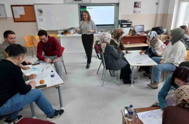 Emirdağ Öğretmen Topluluğu’nda çocuklarla felsefe eğitimi 