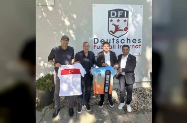 Emrah Bayraktar ve Samet Aybaba Almanya’da temaslarda bulundu 