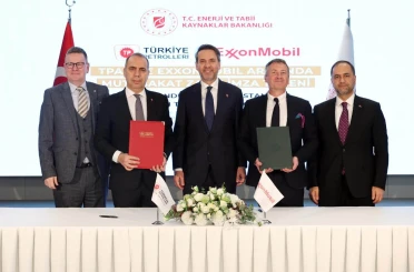 Enerji ve Tabii Kaynaklar Bakanı Bayraktar: "Karadeniz ve Akdeniz’deki yeni arama alanlarını kapsayan bir mutabakat zaptı imzalandı" 