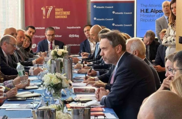Enerji ve Tabii Kaynaklar Bakanı Bayraktar: "Rüzgar ve güneş enerjisinde 120 GW’lık kurulu güce ulaşmak istiyoruz" 