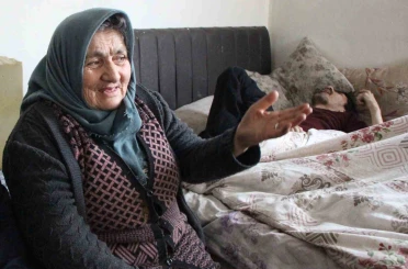 Engelli evlatlarına ömrünü adayan anne 