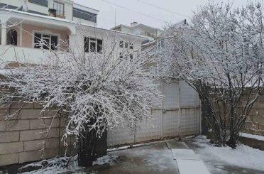 Erciş’te nisan ayında kar yağışı 
