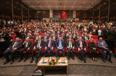 Erciyes Zirvesi-1 Kayseri’de yoğun katılımla gerçekleştirildi 