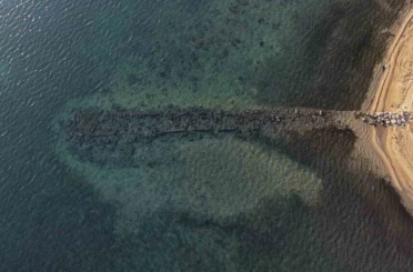 Erdek Körfezi’nde deniz çekildi, antik liman gün yüzüne çıktı 