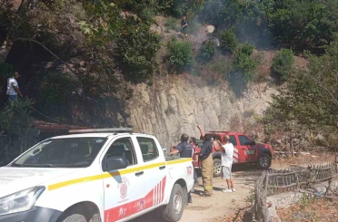 Erdek’te orman yangını ekiplerin ortak çalışmasıyla söndürüldü 