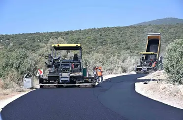 Erdemli’de grup yolları yenilendi
