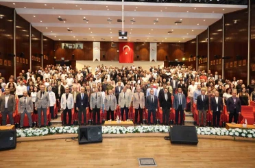 ERÜ’de ‘2025 Yılı Araştırma Performans Ödül Töreni’ düzenlendi 