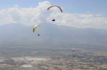 Erzincan yamaç paraşütünde Türkiye ikincisi oldu 