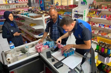 Erzincan’da 372 markete eş zamanlı denetim: tarihi geçmiş ürünler imha edildi 
