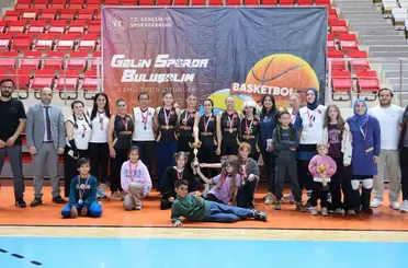 Erzincan’da kurumlar arası voleybol turnuvası sona erdi
