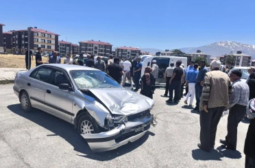 Erzincan’da maddi hasarlı trafik kazası 