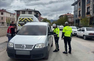 Erzincan’da okul çevrelerinde güvenlik uygulaması gerçekleştirildi 