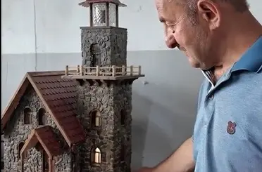 Erzincanlı emekli usta doğadan topladığı taşlarla minyatür evler yapıyor
