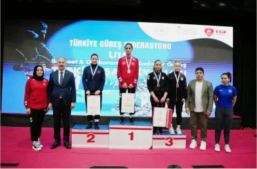 Erzincanlı güreşçilerden Türkiye Şampiyonası’nda çifte başarı 