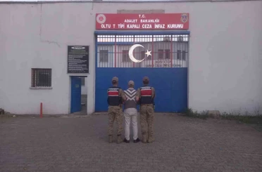 Erzurum’da jandarmadan yakalama kararı olan şahıslara operasyon 