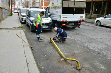 Esenyurt’ta kaldırım işgallerine zabıta engeli 