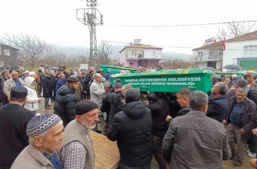 Eşi ve ailesini katletmişti: 4 kişi yan yana toprağa verildi 