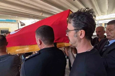 Eşinin öldüğü kazada yaralanan emekli polis, kazadan 3 yıl sonra rahatsızlığı nedeniyle vefat etti 