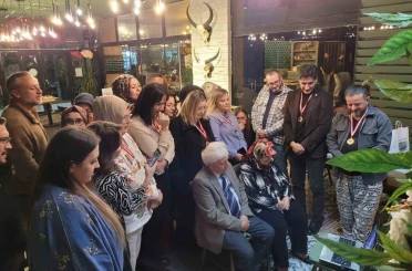 Eski öğrencilerinden emekli öğretmene duygulandıran Öğretmenler Günü sürprizi 