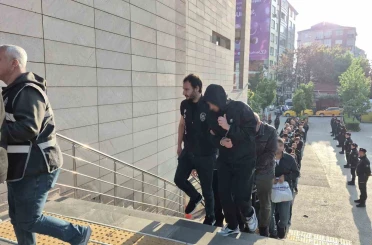 Eskişehir merkezli 33 ildeki 8,7 milyar liralık yasa dışı bahis operasyonunda 45 şüpheli adliyeye sevk edildi 