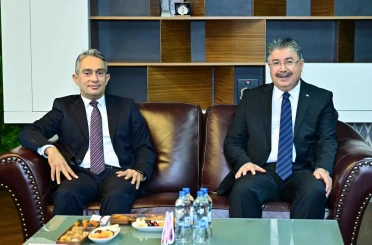 Eskişehir Valisi Dr. Erdinç Yılmaz, görevine yeni atanan Başsavcı Ferhat Deniz’i ziyaret etti 