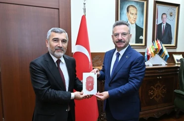 Eskişehir Valisi Hüseyin Aksoy, müftülük heyetini makamında kabul etti 