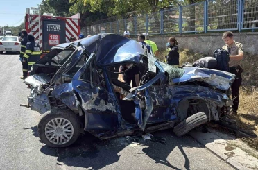 Eskişehir’de 3 aracın karıştığı feci kazada 1 ölü, 1 ağır yaralı 