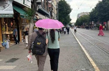 Eskişehir’de beklenen gök gürültülü sağanak yağış etkili oldu 