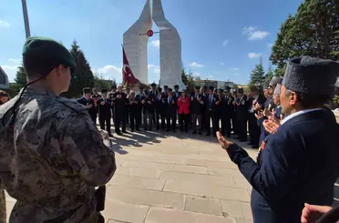 Eskişehir’de gaziler ve şehit yakınlarından şehitlik ziyareti
