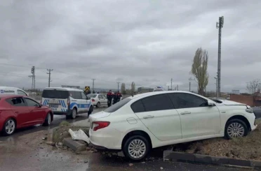 Eskişehir’de iki otomobil çarpıştı: 1 yaralı 