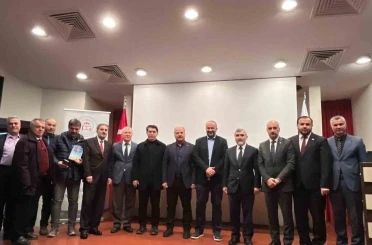 Eskişehir’de "Kayıp Coğrafya Doğu Türkistan" konferansı düzenlendi 