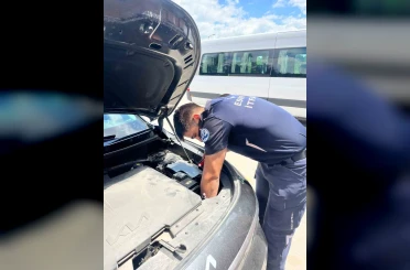Eskişehir’de motor bölümüne sıkışan kediyi itfaiye ekipleri kurtardı 