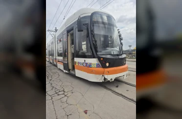 Eskişehir’de otomobille tramvay çarpıştı: 2 yaralı 