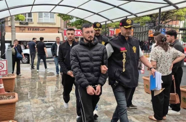Eskişehir’de silahlı kavga olayının 2 şüphelisi adliyeye çıkarıldı 
