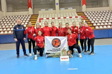 Eskişehir’deki liseden Hentbol Gençler Türkiye Şampiyonası’nda önemli başarı 