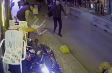 Eskişehir’in en sosyal sokaklarından birinde kaza ve gürültü eksik olmuyor 