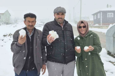 Eskişehir’in yüksek kesimdeki mahallesi kışa geri döndü 