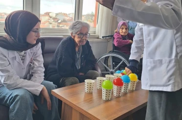ESOGÜ öğrencilerinden yaşlılar için anlamlı etkinlik 
