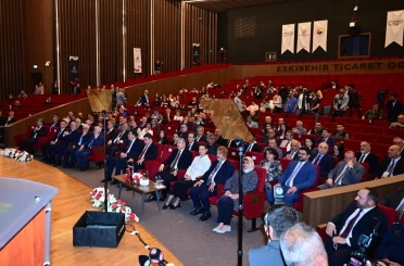 ESOGÜ Rektörü Prof. Dr. Kamil Çolak, Eskişehir Sempozyumu’nda konuştu 