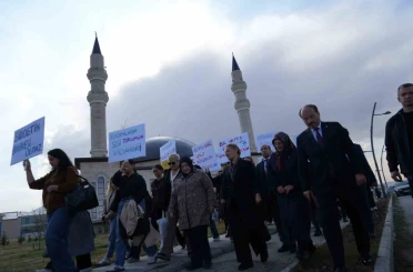 ETÜ’de, Kadına yönelik şiddete karşı farkındalık yürüyüşü 