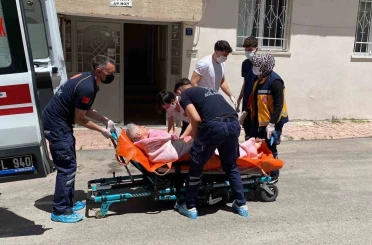 Evde düşerek mahsur kalan kardeşler için ekipler seferber oldu 