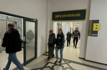 Evden 70 bin liralık ziynet hırsızlığı yapan 2 kadın tutuklandı 